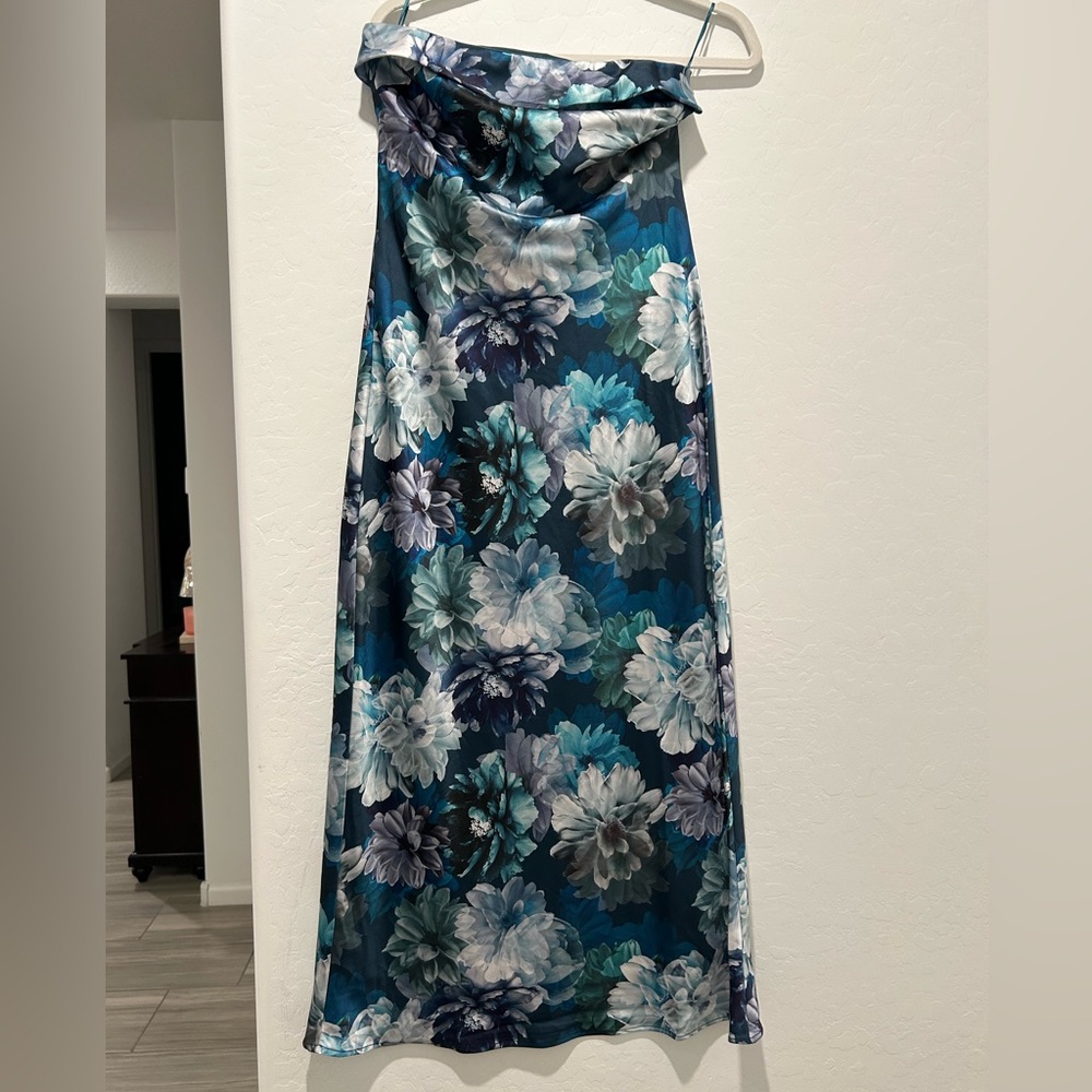Blue floral strapless dress